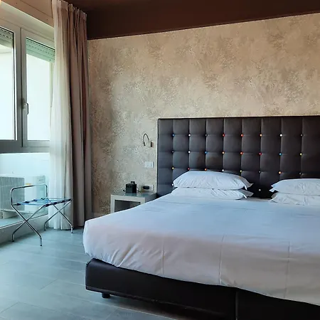 Western Continental 4* أوديني