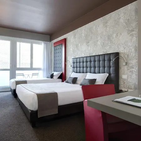 Western Continental 4*