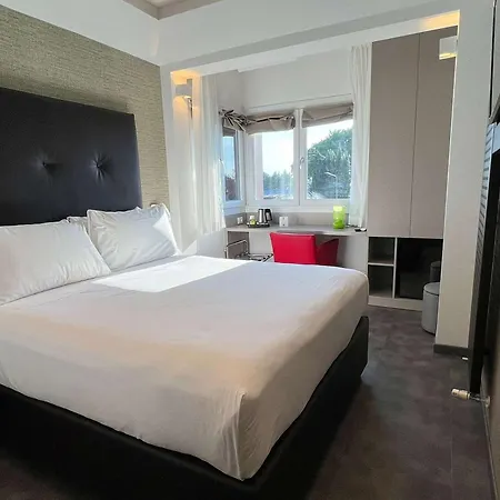 Hotel Western Continental 4*