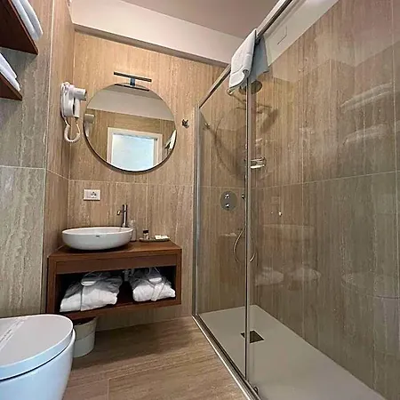 Szálloda Western Continental 4*