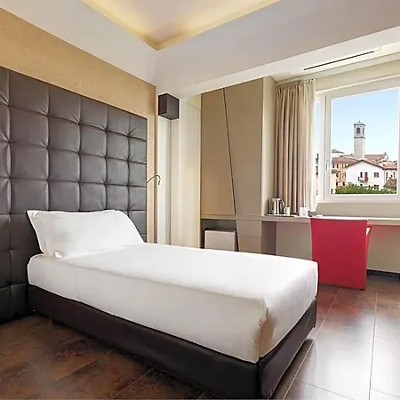 Western Continental 4* Údine