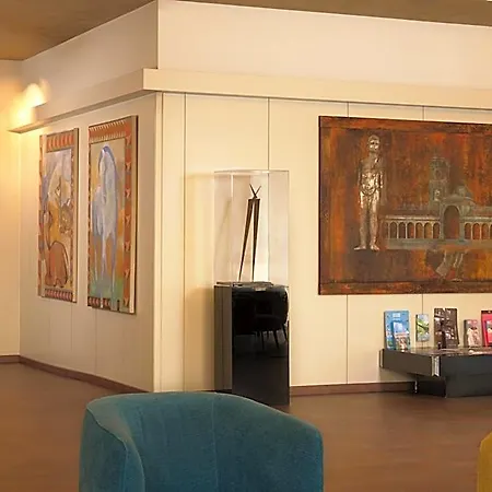 Western Continental Hotel 4*