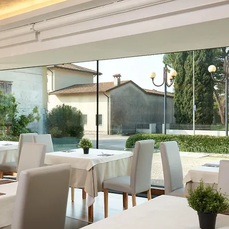 Western Continental Hotel 4*
