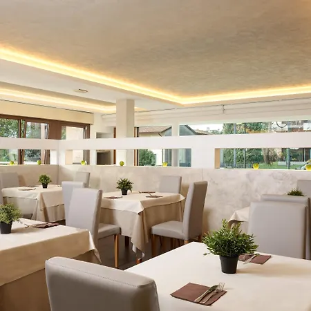 Western Continental 4* Údine