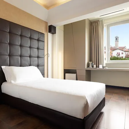 Western Continental 4* Údine