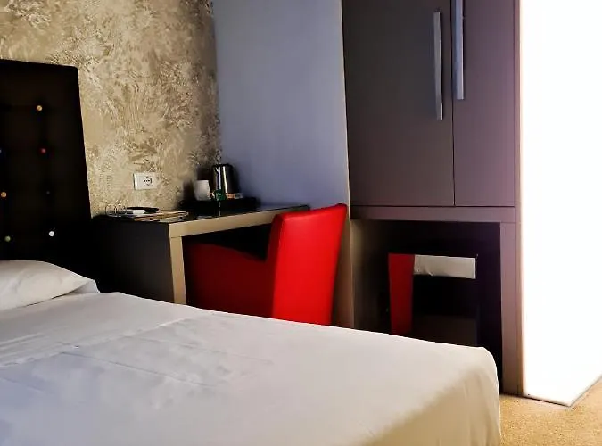 Western Continental Szálloda 4*