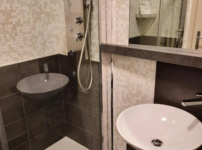 Western Continental 4*