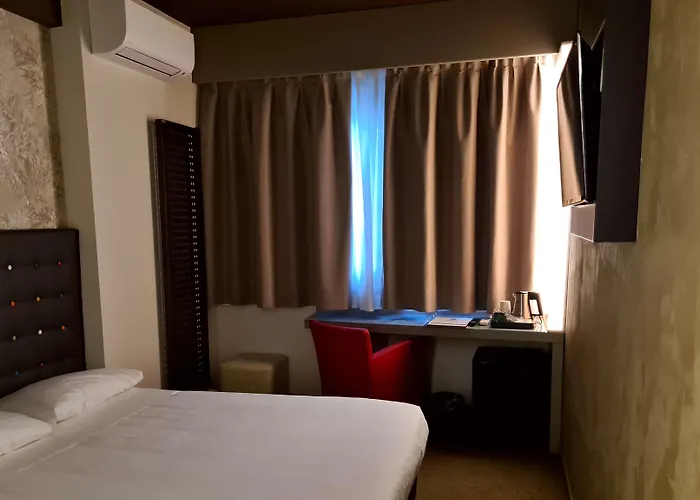 Western Continental Szálloda 4*