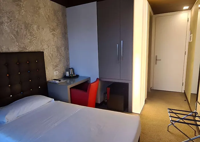 Western Continental 4*